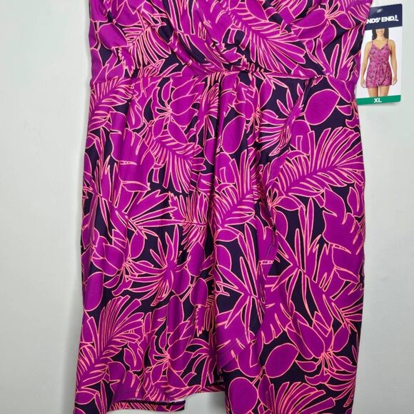Lands' End Swim Dress Size XL Purple Floral UPF 50 New - Picture 3 of 5